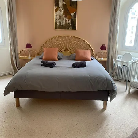 15, Beautiful 3 Bedrooms باريس
