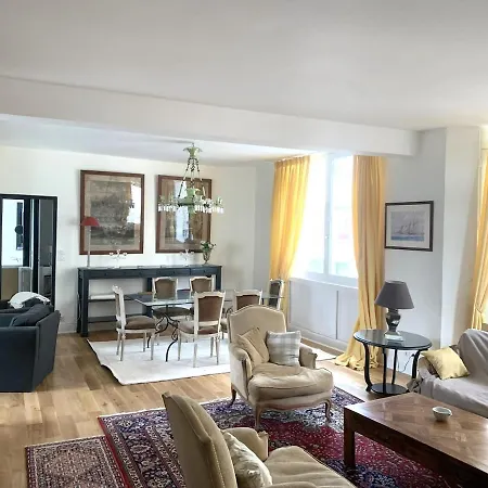 15, Beautiful 3 Bedrooms Paris